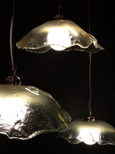 Lampa  wisząca Lily z ręcznie formowanym szklanym kloszem